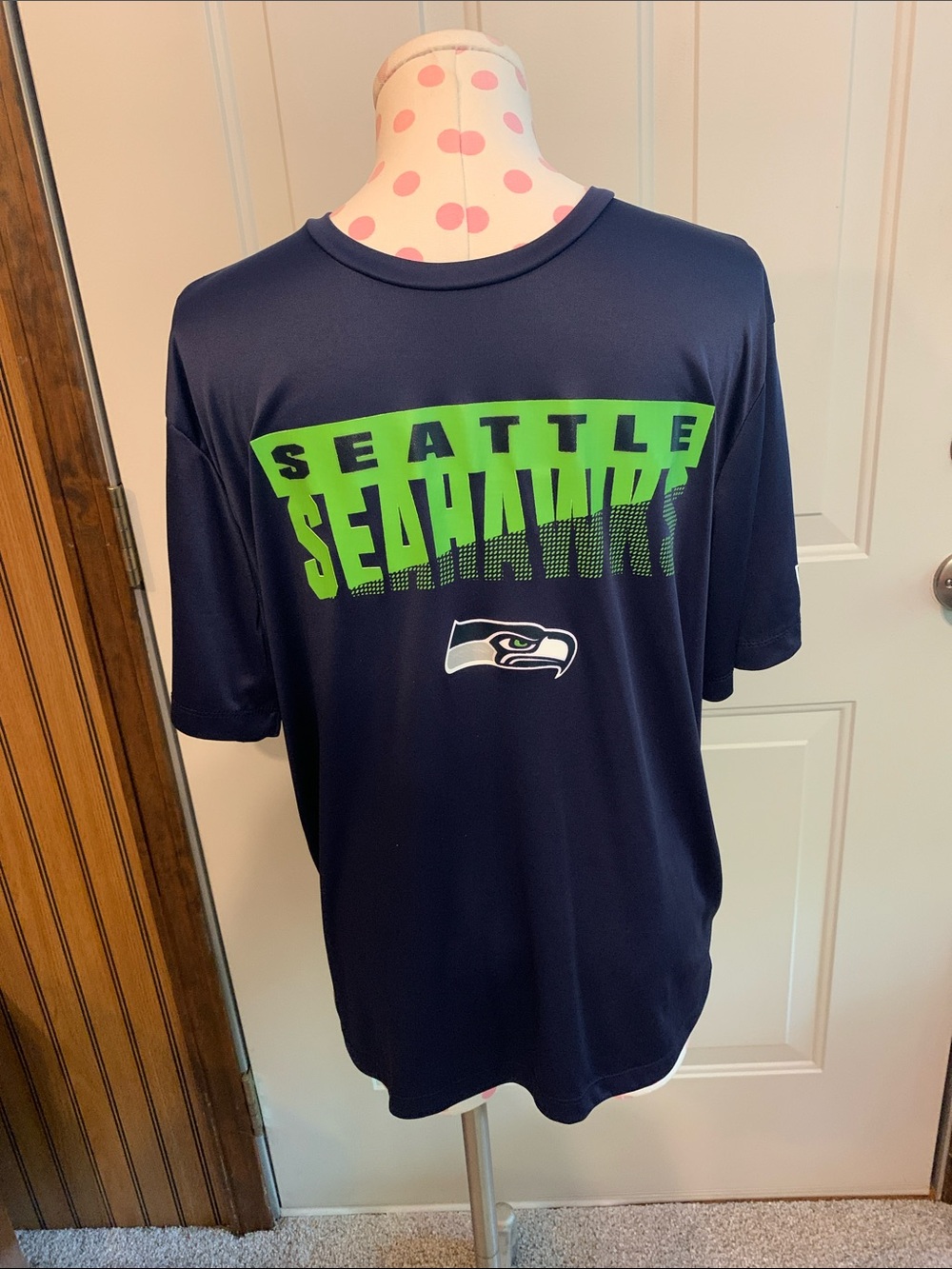 NFL Team Apparel Seattle Seahawks Navy-Green Logo Uni-Sex Shirt Mens XL Like NEW